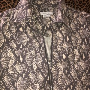 Snakeskin inspired men’s jacket and pants set🐍